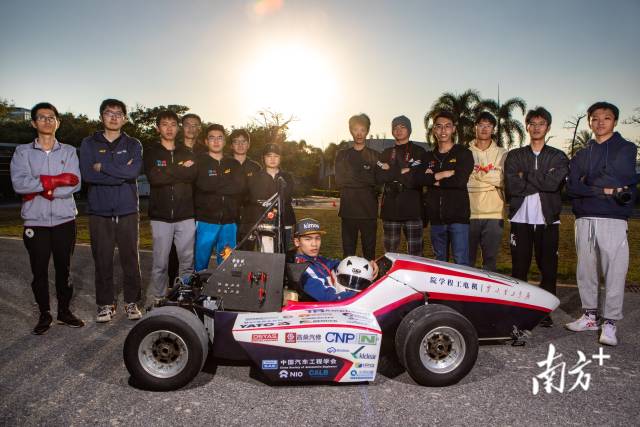 广工FSAE车队部分成员合影。 广工FSAE车队部分成员合影。
